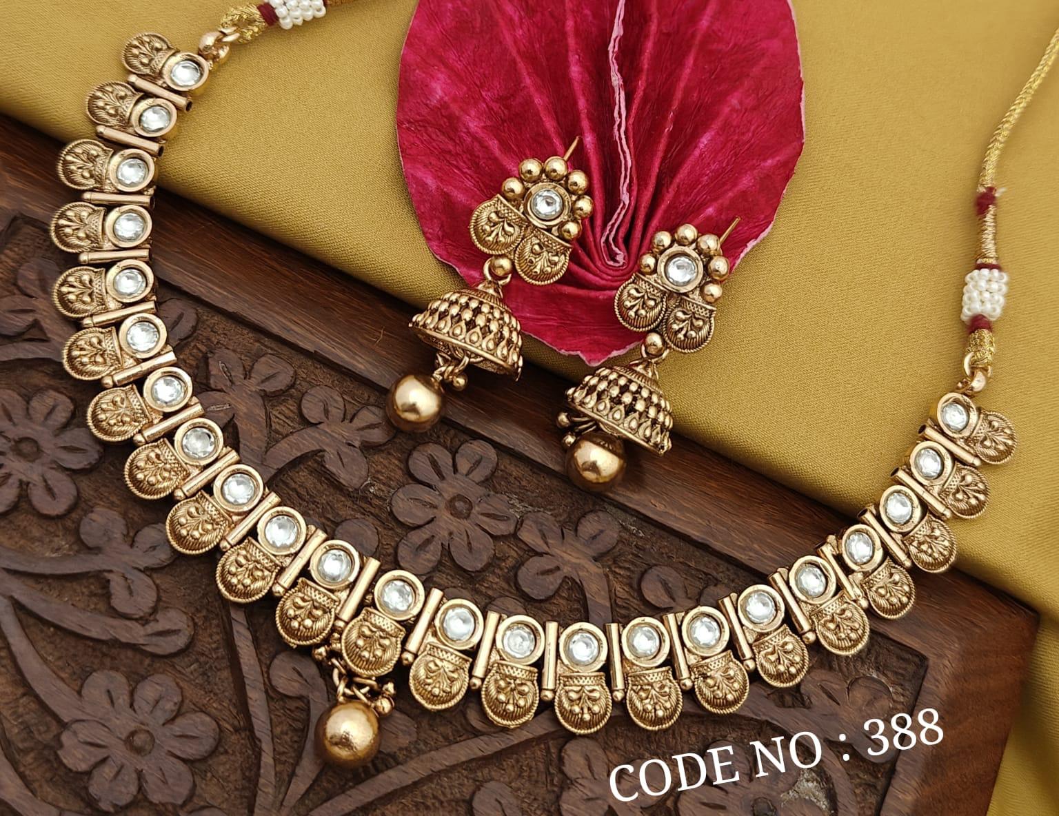 Neckline Set White Stone dools ER