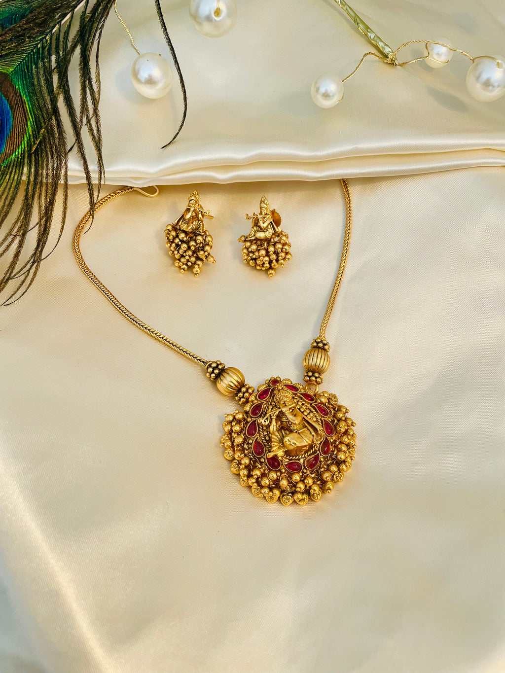 Temple Elegance - Krishna Round Chain Pendant Set