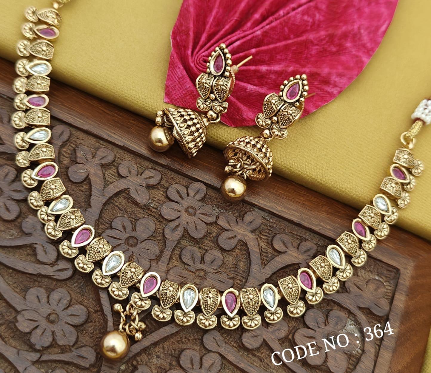 Neckline Set Leaf - Pink and White Stone