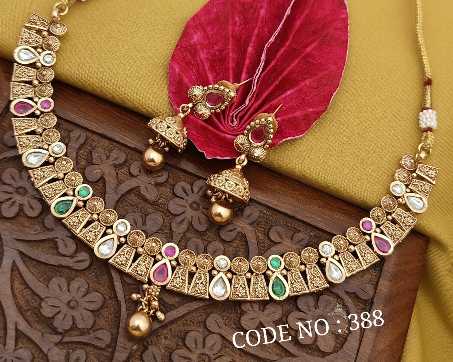 Neckline Set Leaf - Pink and White Stone