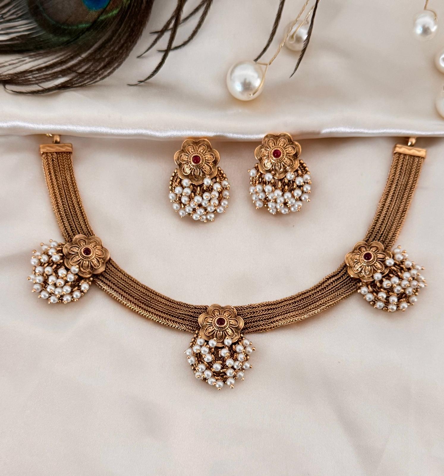 Antique Gold Floral Choker Necklace Set